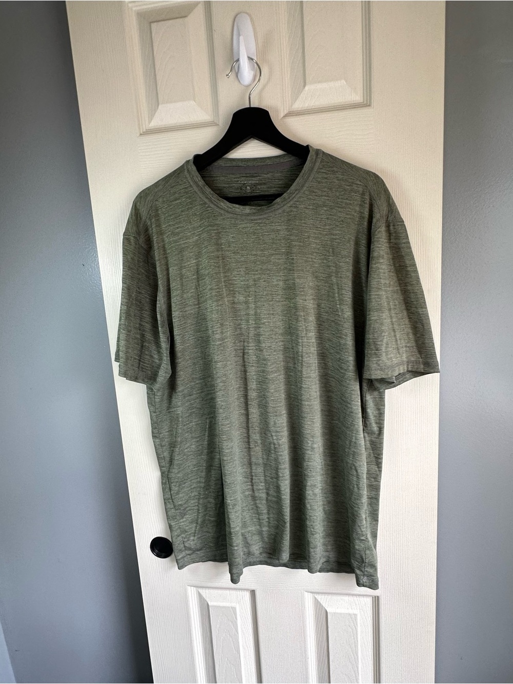 G.H. Bass & Co. Heather Olive Crewneck Short-Sleeve Tee